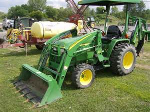 790 - Fiche technique John Deere 790