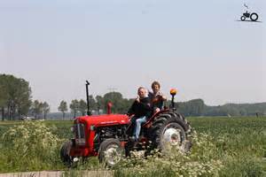 461 - Fiche technique Massey Ferguson 461